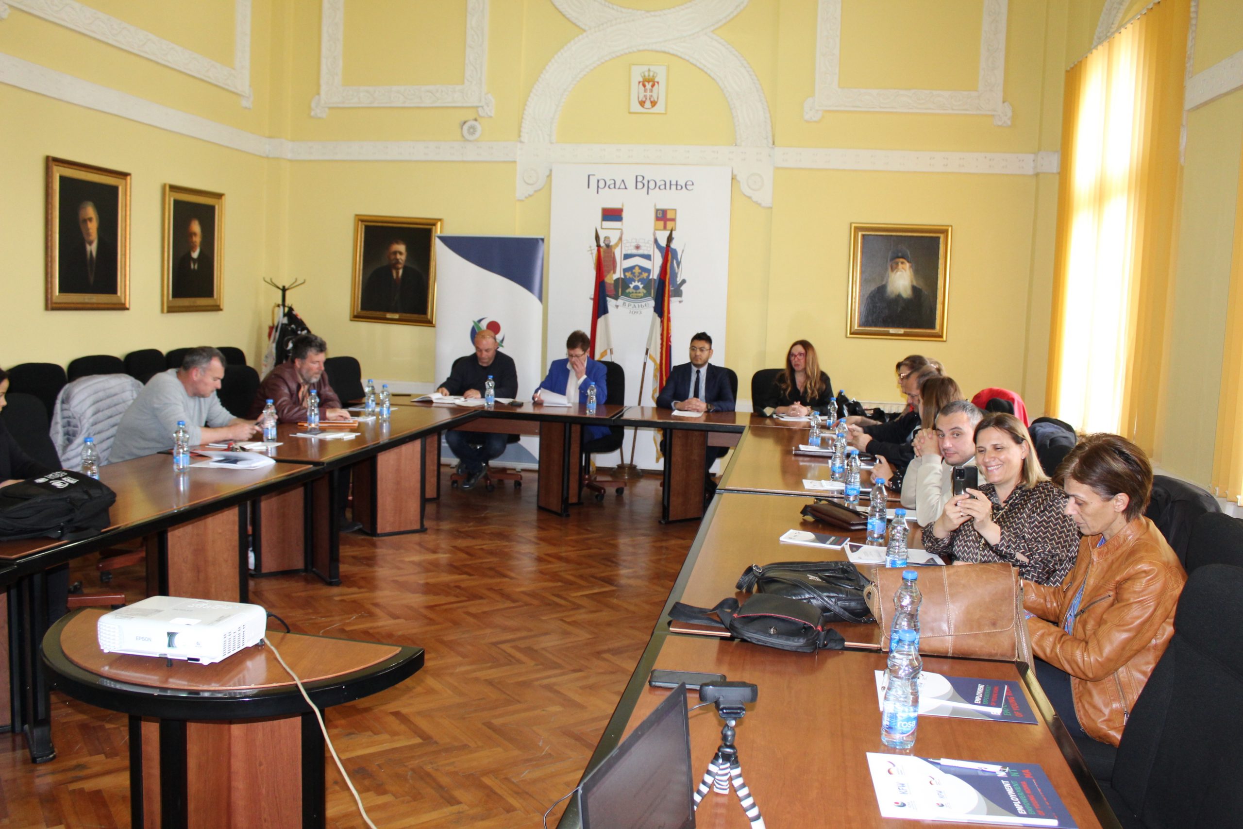 U cilju pripreme sveobuhvatnih preporuka za institucionalizaciju Mentorskog programa za srednjoškolce, u Srbiji  je održano pet konsultativnih sastanaka, u organizaciji Fondacije za obrazovanje Roma